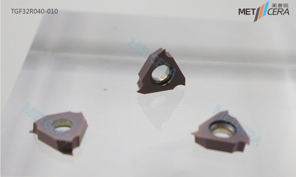 PVD revêtu HV3500 dureté CNC insertion de rainures pour le traitement de l'acier inoxydable TGF32R040HC-010