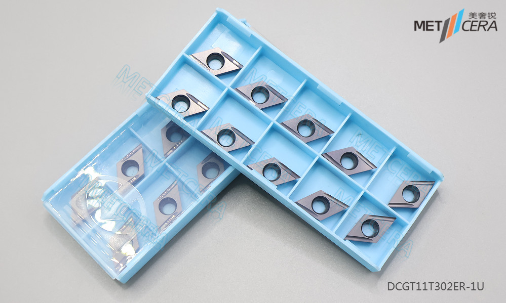DCGT11T302 CNC Carbide Insert Grounded External Turning Lathe Cutter Tool Pour l'acier à faible alimentation