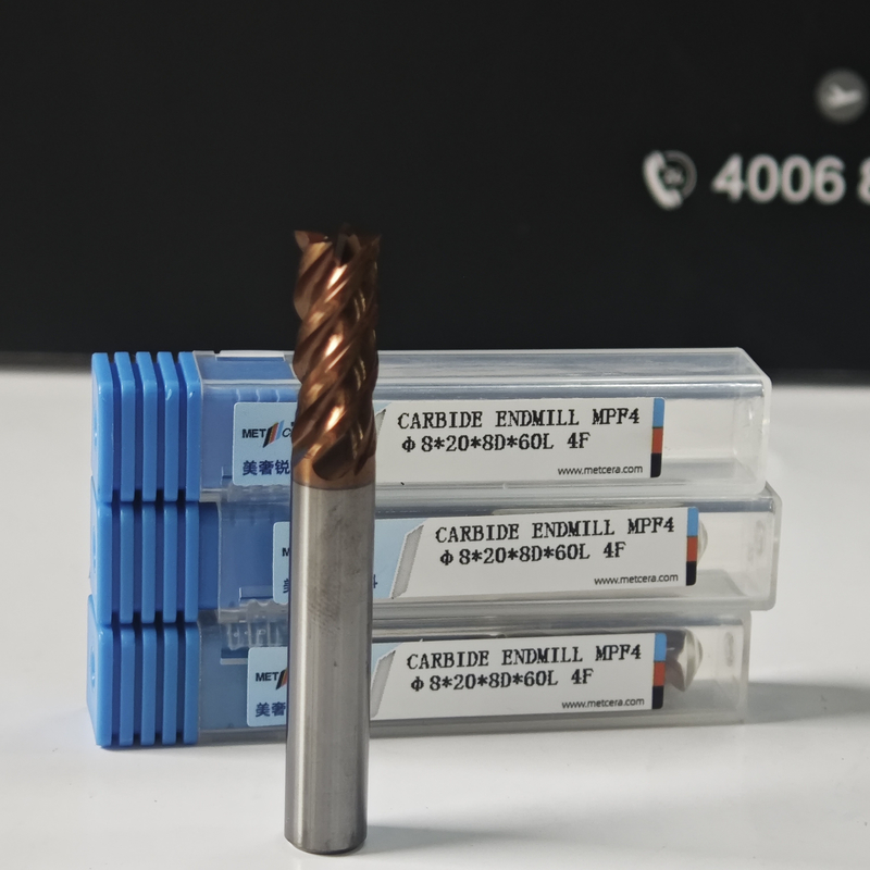 Machining sec humide de carbure solide 8 mm universel 4 flûtes Flat End Mill Φ8x20x8Dx60mm pour couper l'acier au carbone et l'acier allié à faible teneur en carbone