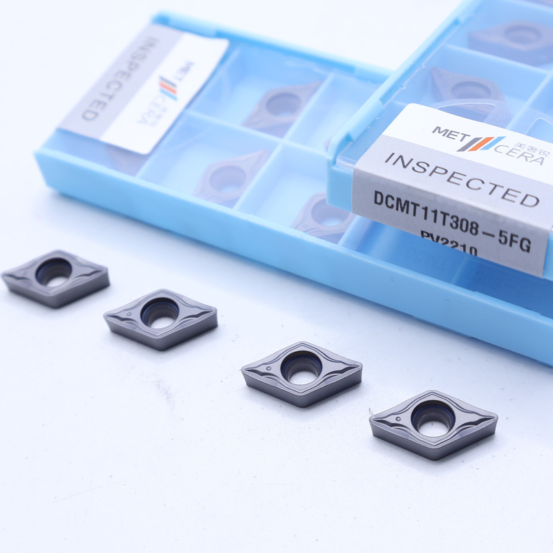 DCMT07 DCMT11 Inserts de cermet dans un disjoncteur 5FG pour le tournage externe et interne de l'acier