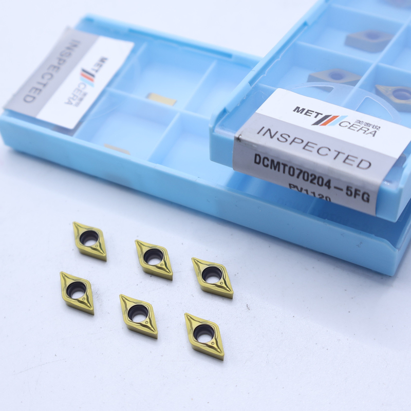 DCMT07 DCMT11 Inserts de cermet dans un disjoncteur 5FG pour le tournage externe et interne de l'acier