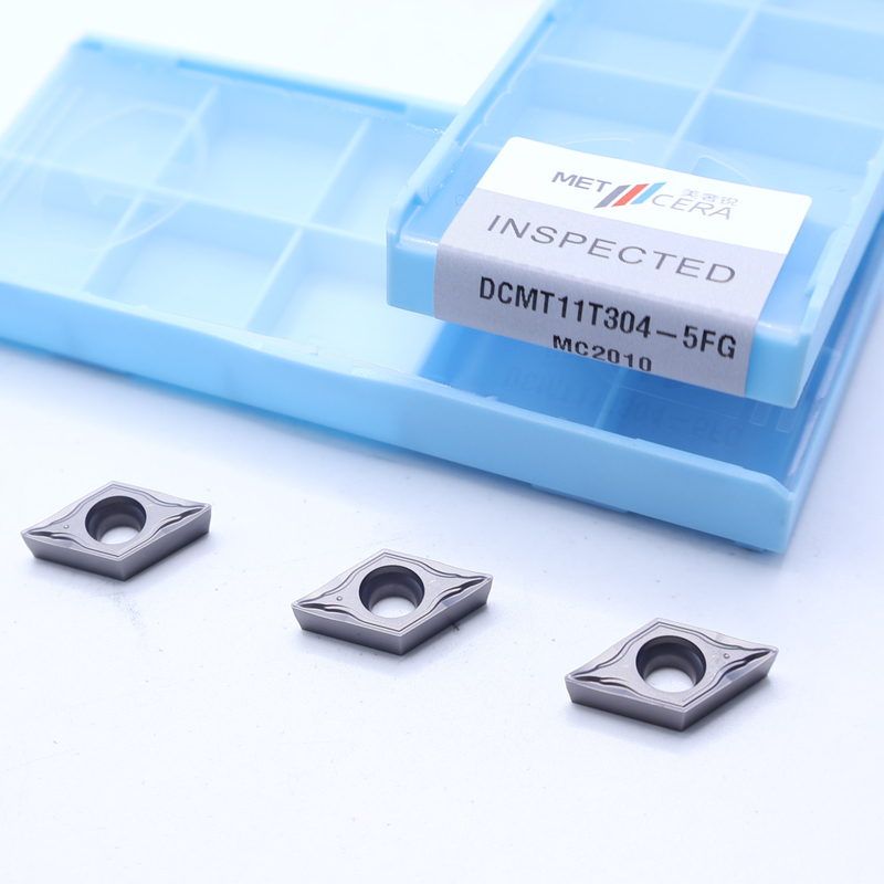 DCMT07 DCMT11 Inserts de cermet dans un disjoncteur 5FG pour le tournage externe et interne de l'acier