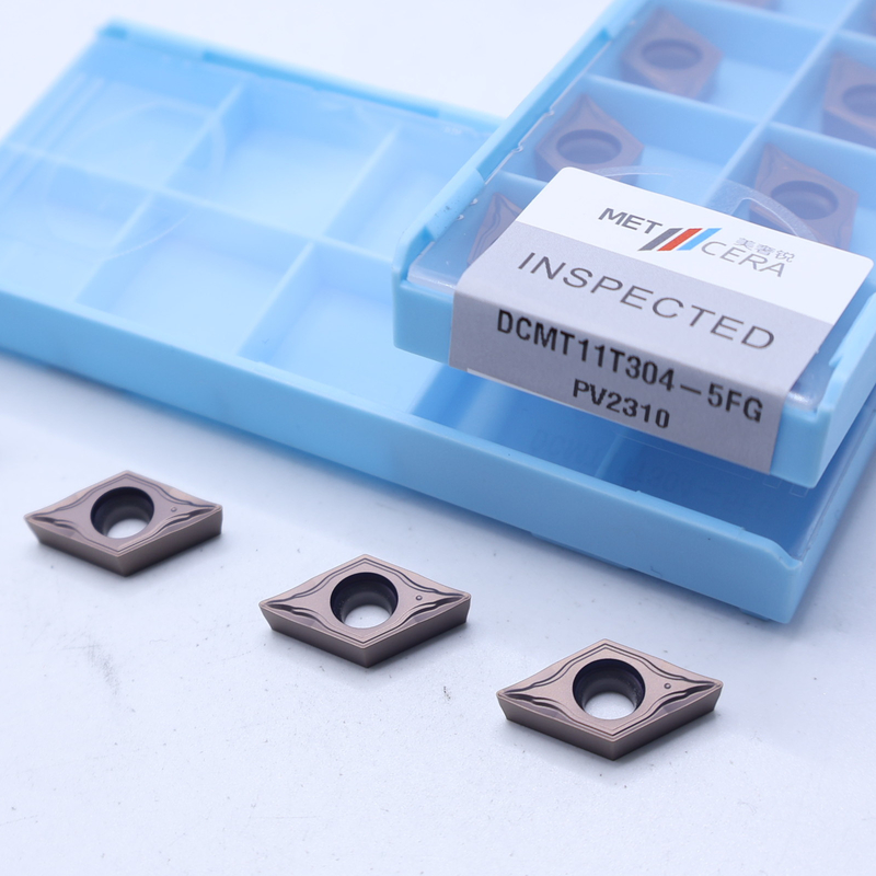 DCMT07 DCMT11 Inserts de cermet dans un disjoncteur 5FG pour le tournage externe et interne de l'acier