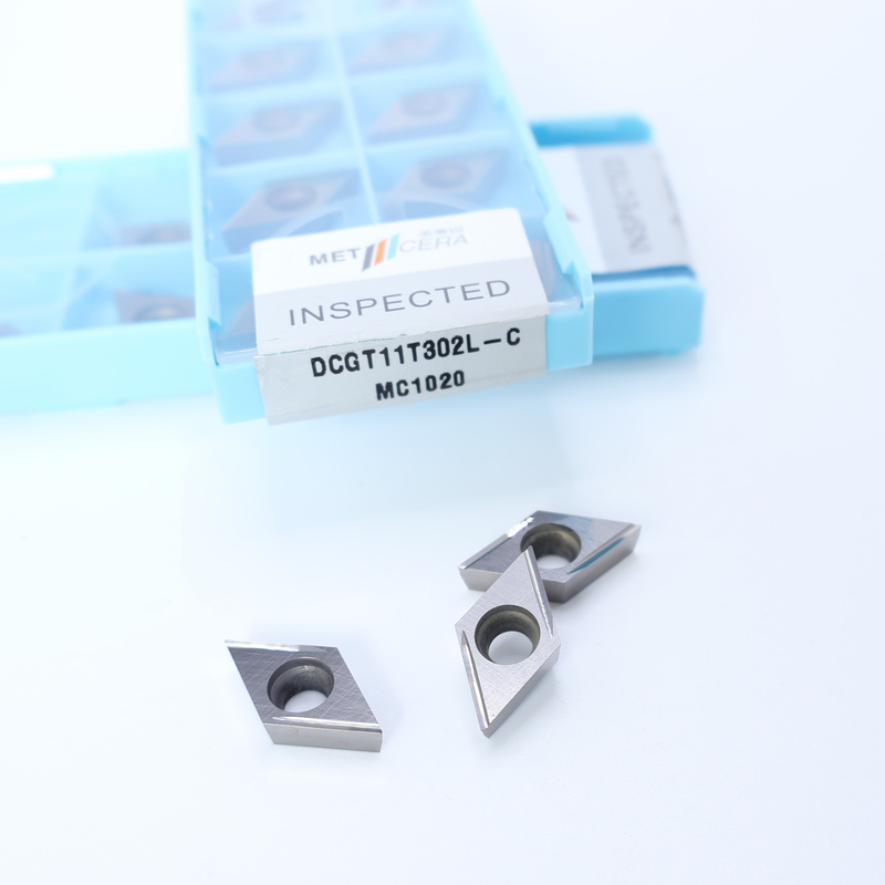 Cermet inserts de tournage CNC DCGT07 DCGT11 C finition de la briseuse à puces Matériau métallique haute résistance à l'usure Avantage