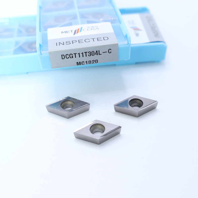 Cermet inserts de tournage CNC DCGT07 DCGT11 C finition de la briseuse à puces Matériau métallique haute résistance à l'usure Avantage