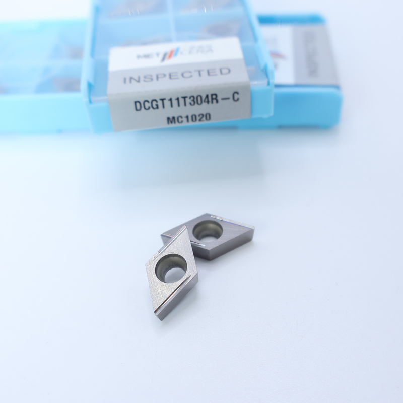 Cermet inserts de tournage CNC DCGT07 DCGT11 C finition de la briseuse à puces Matériau métallique haute résistance à l'usure Avantage