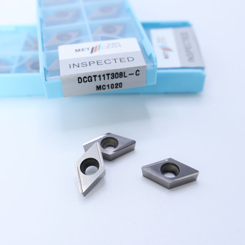 Cermet inserts de tournage CNC DCGT07 DCGT11 C finition de la briseuse à puces Matériau métallique haute résistance à l'usure Avantage