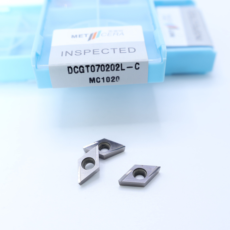 Cermet inserts de tournage CNC DCGT07 DCGT11 C finition de la briseuse à puces Matériau métallique haute résistance à l'usure Avantage