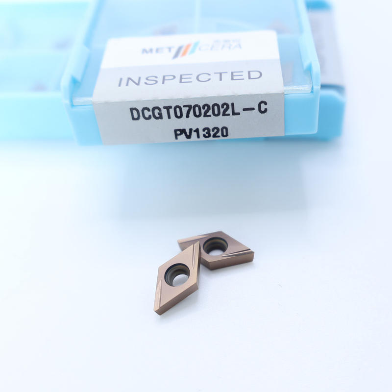 Cermet inserts de tournage CNC DCGT07 DCGT11 C finition de la briseuse à puces Matériau métallique haute résistance à l'usure Avantage