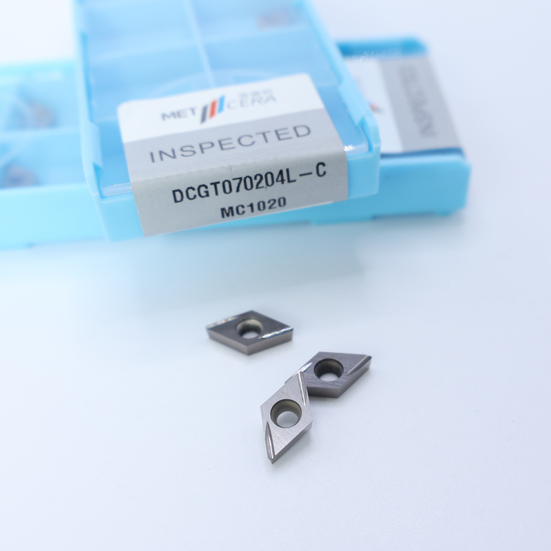 Cermet inserts de tournage CNC DCGT07 DCGT11 C finition de la briseuse à puces Matériau métallique haute résistance à l'usure Avantage